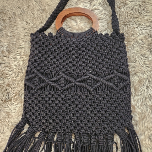 Danielle Nicole Macrame‎ Crochet Crossbody Bag Black With Wood Handles - Picture 3 of 9